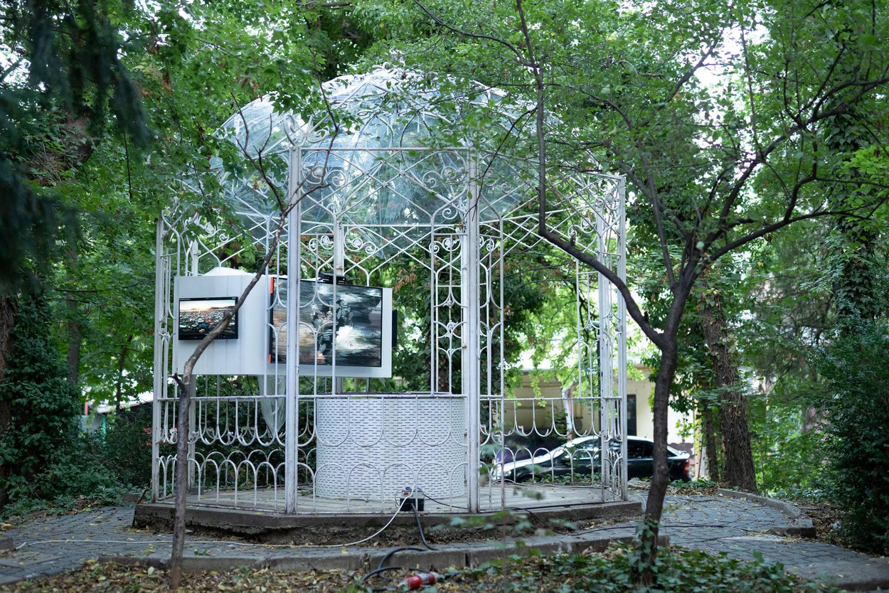 Plastic Biosphere No.1 still 3